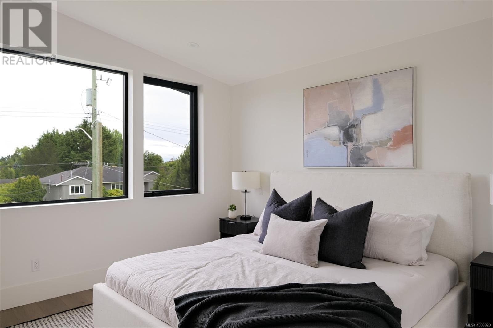 1624 WARREN GARDENS, Victoria — photo 4