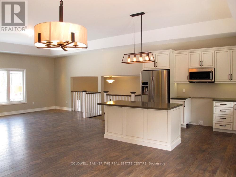 52 LEMBITU AVENUE, Toronto — photo 2