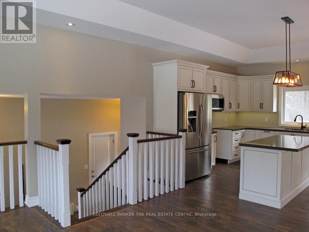 52 LEMBITU AVENUE, Toronto — photo 3
