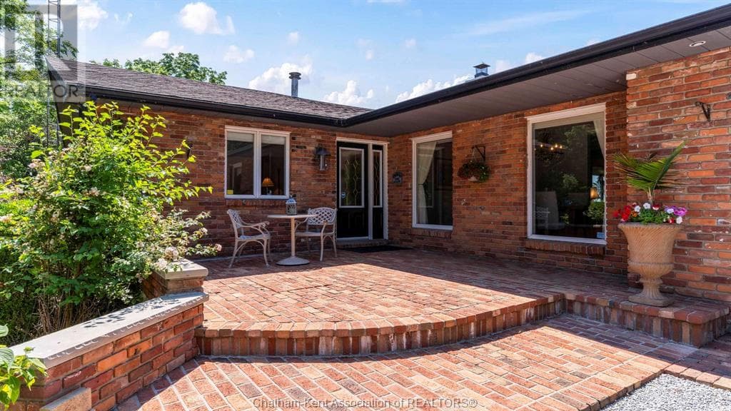 7678 TALBOT TRAIL WEST, Chatham Kent — photo 2