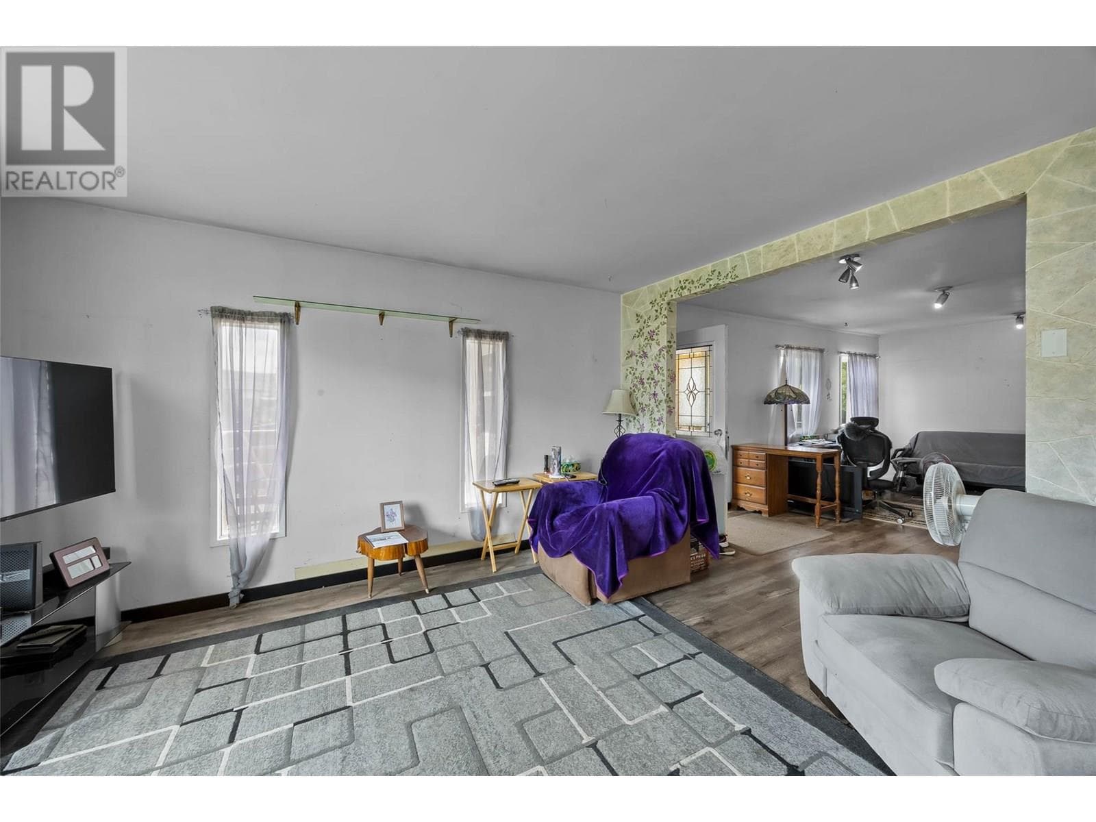 4933 ANKER ROAD, Interior REALTORS® — photo 4