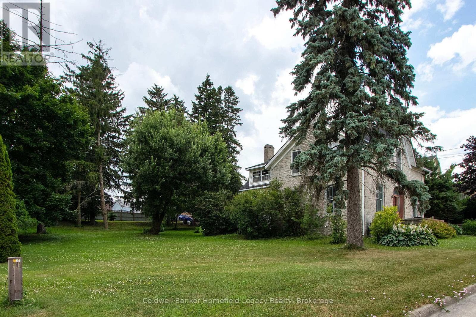 52 ONTARIO STREET SOUTH, OnePoint — photo 2