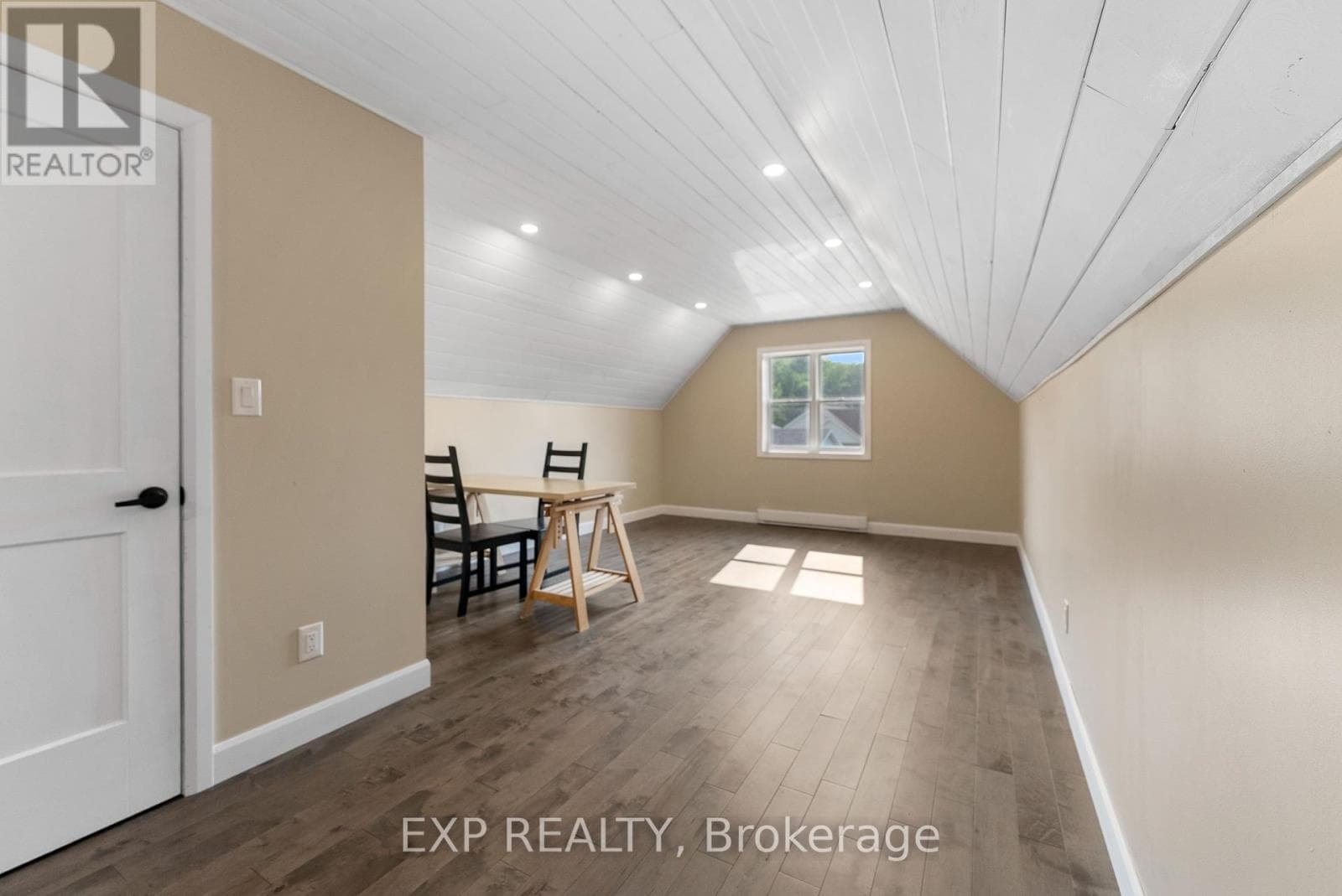 51 YANTHA CRESCENT, Renfrew County — photo 2