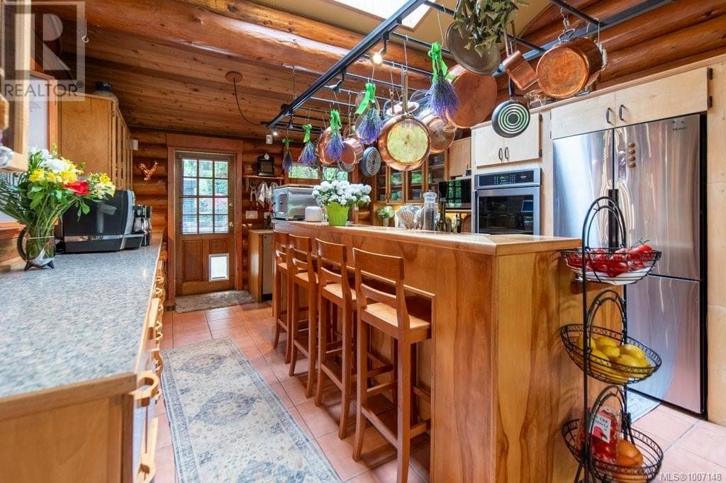 3272 ROPER ROAD, Vancouver Island — photo 2
