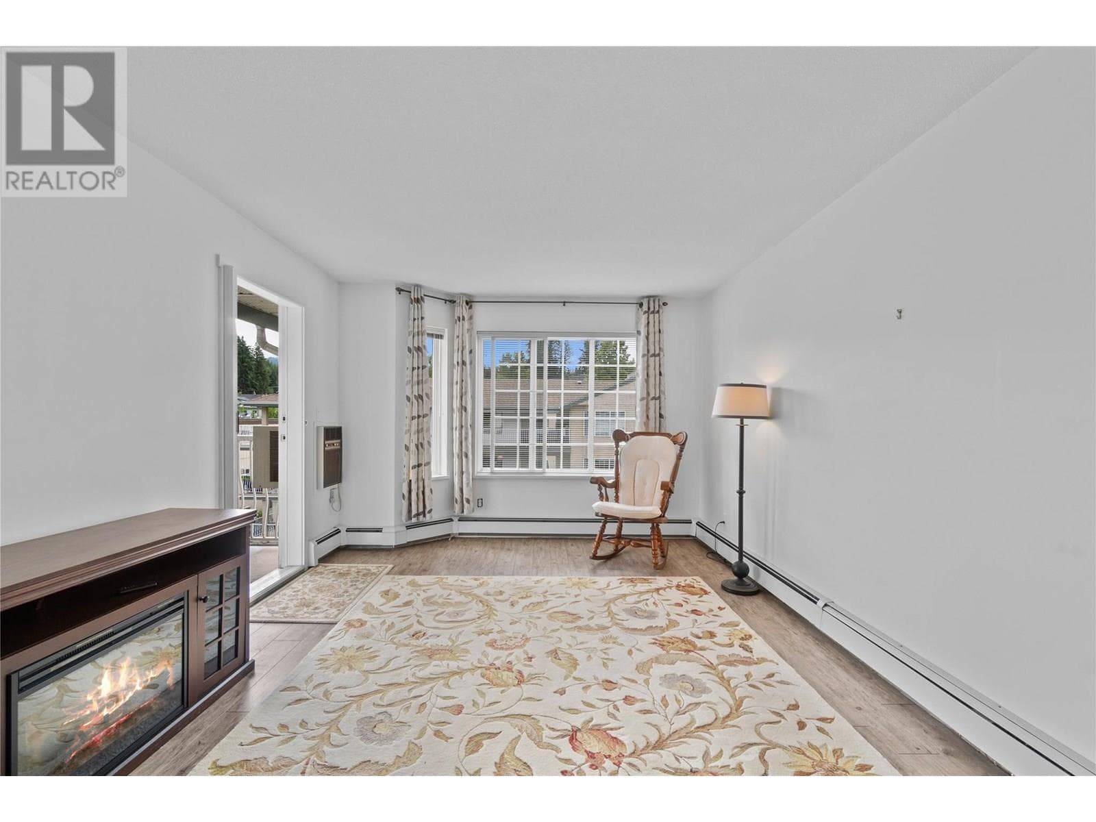 250 5 STREET SOUTHEAST UNIT 313, Interior REALTORS® — photo 5
