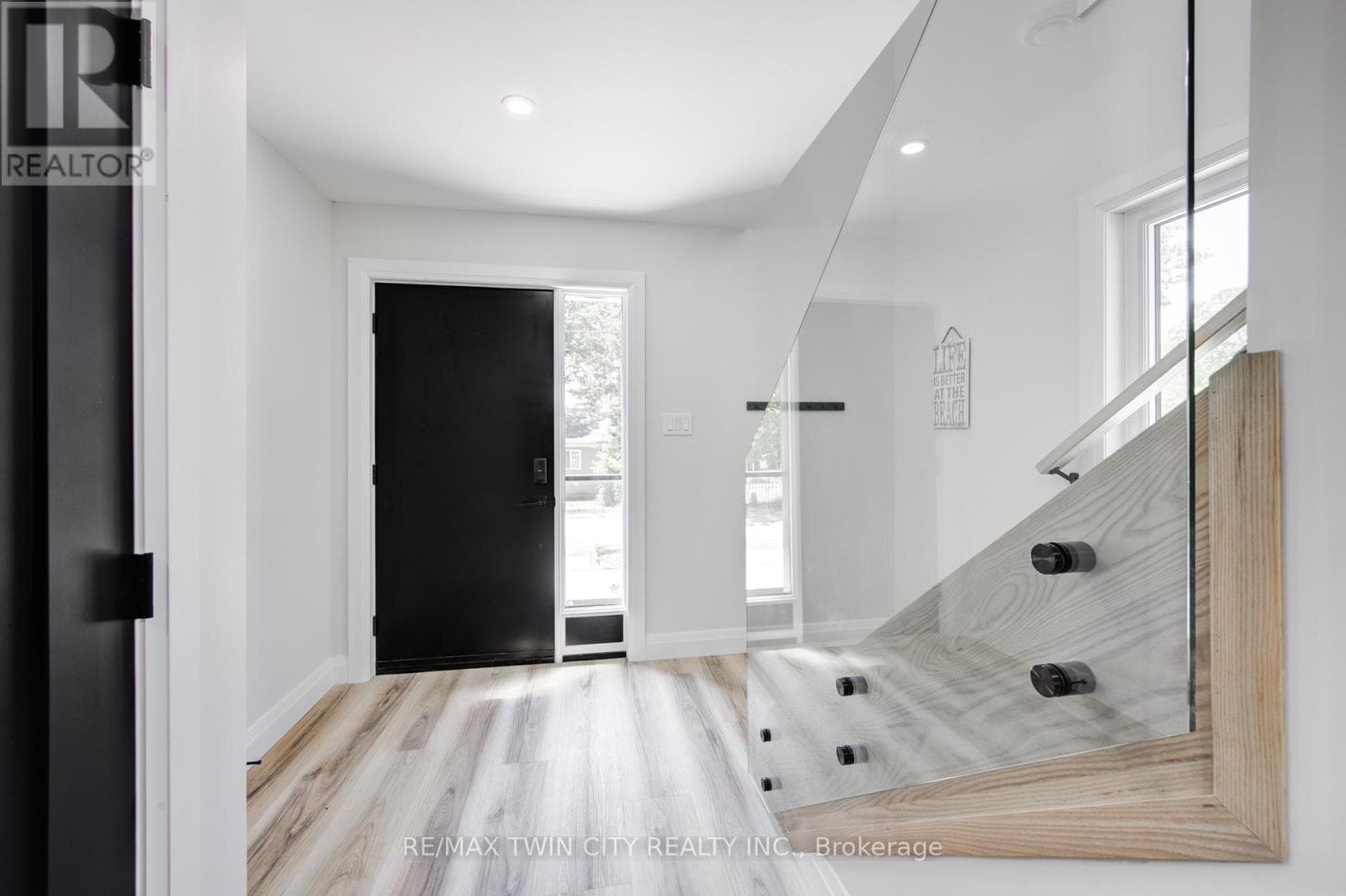 57 RIVER ROAD, Toronto — photo 5