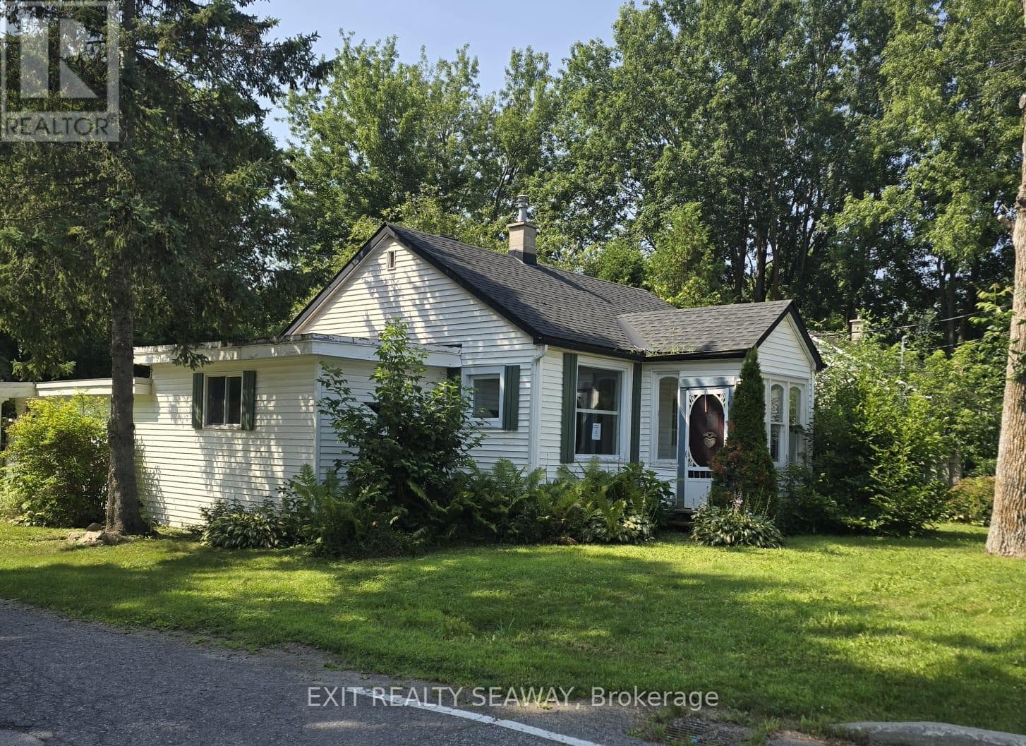 8154 VICTORIA STREET in METCALFE