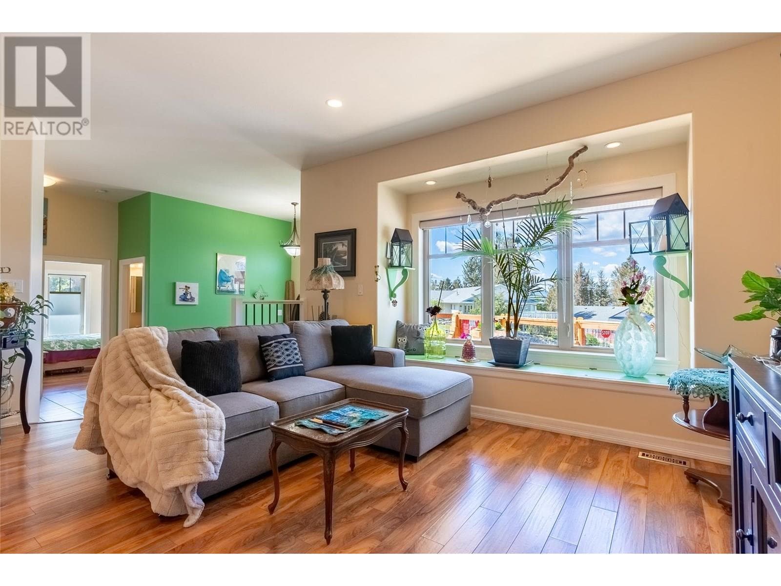 331 LINDEN ROAD, Interior REALTORS® — photo 5