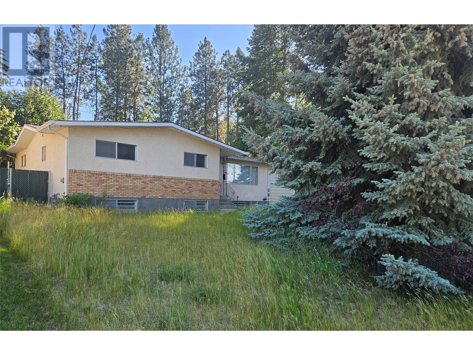 305 295 CLARISSA ROAD — photo 2