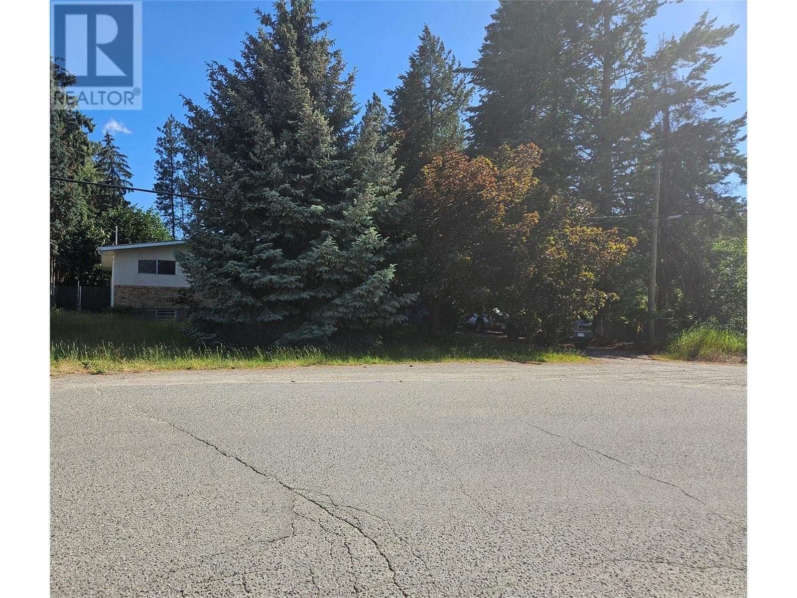 305 295 CLARISSA ROAD — photo 5