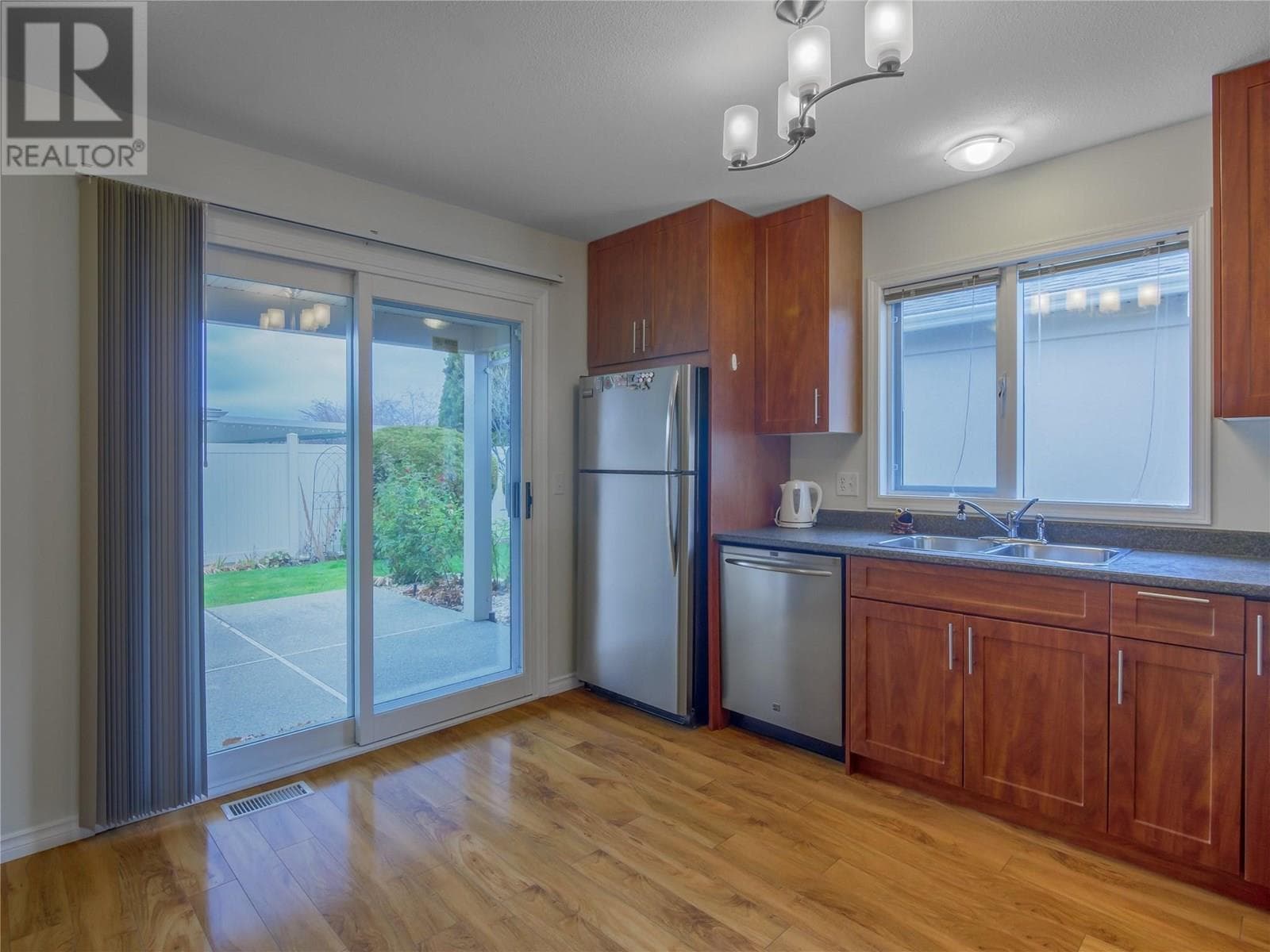 138 3333 SOUTH MAIN STREET, Interior REALTORS® — photo 2