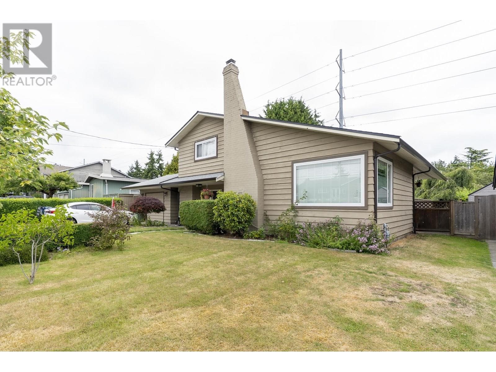 1320 53A STREET, Greater Vancouver — photo 2