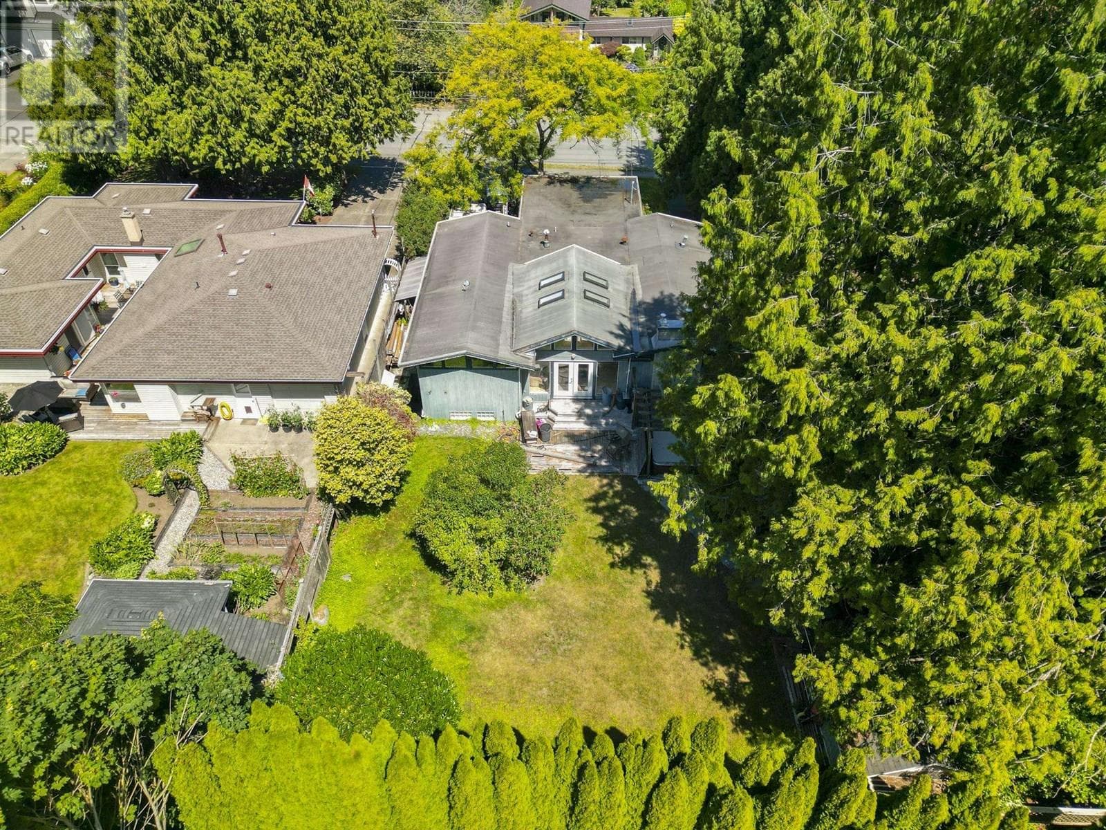 5428 16 AVENUE, Greater Vancouver — photo 2