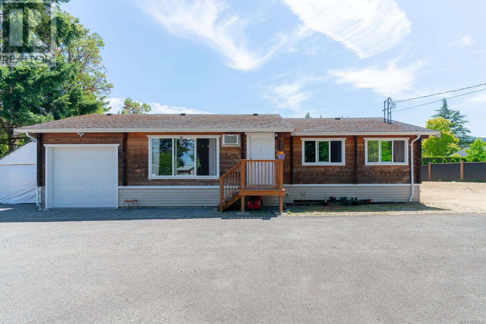 7425 LANTZVILLE ROAD, Vancouver Island — photo 2