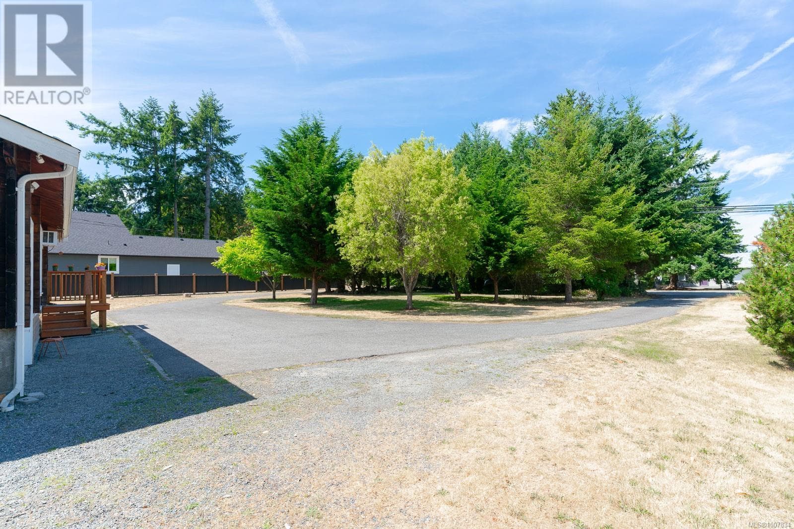 7425 LANTZVILLE ROAD, Vancouver Island — photo 3