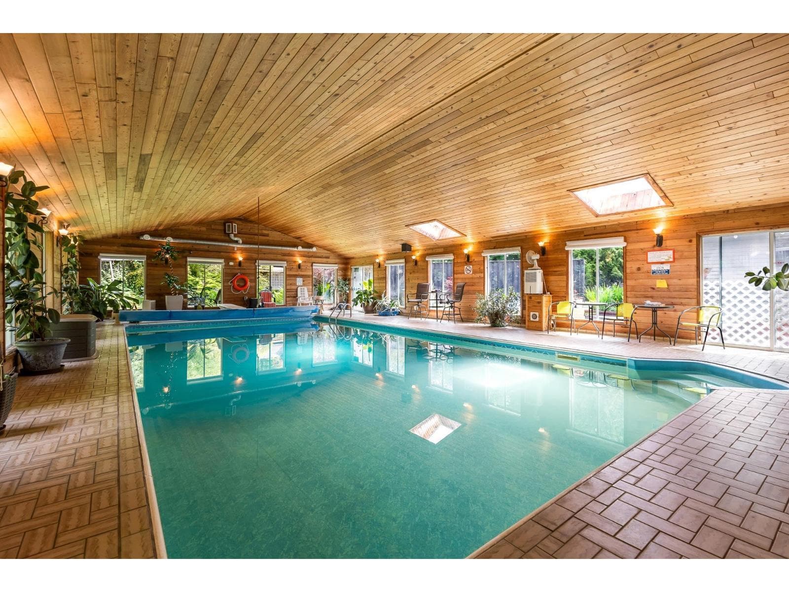 10851 GREENWOOD DRIVE in Municipal Forest
