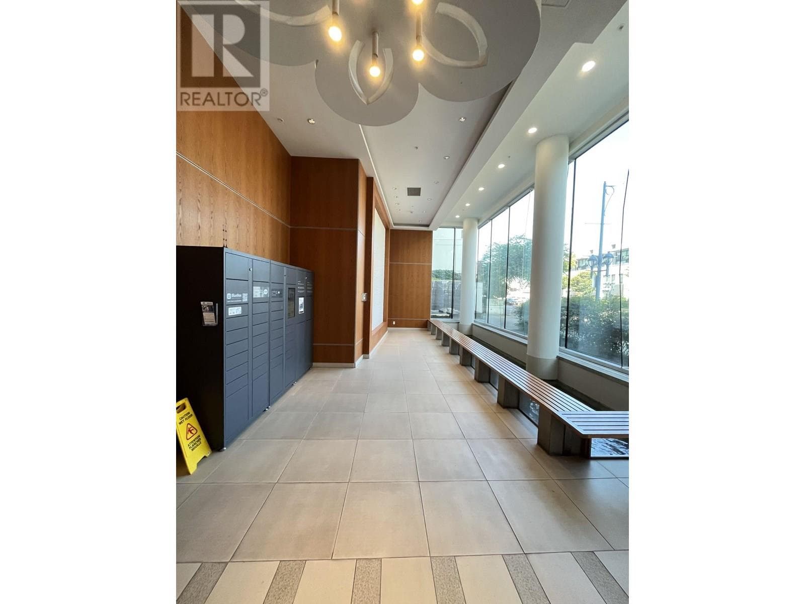 916 7988 ACKROYD ROAD, Greater Vancouver — photo 2