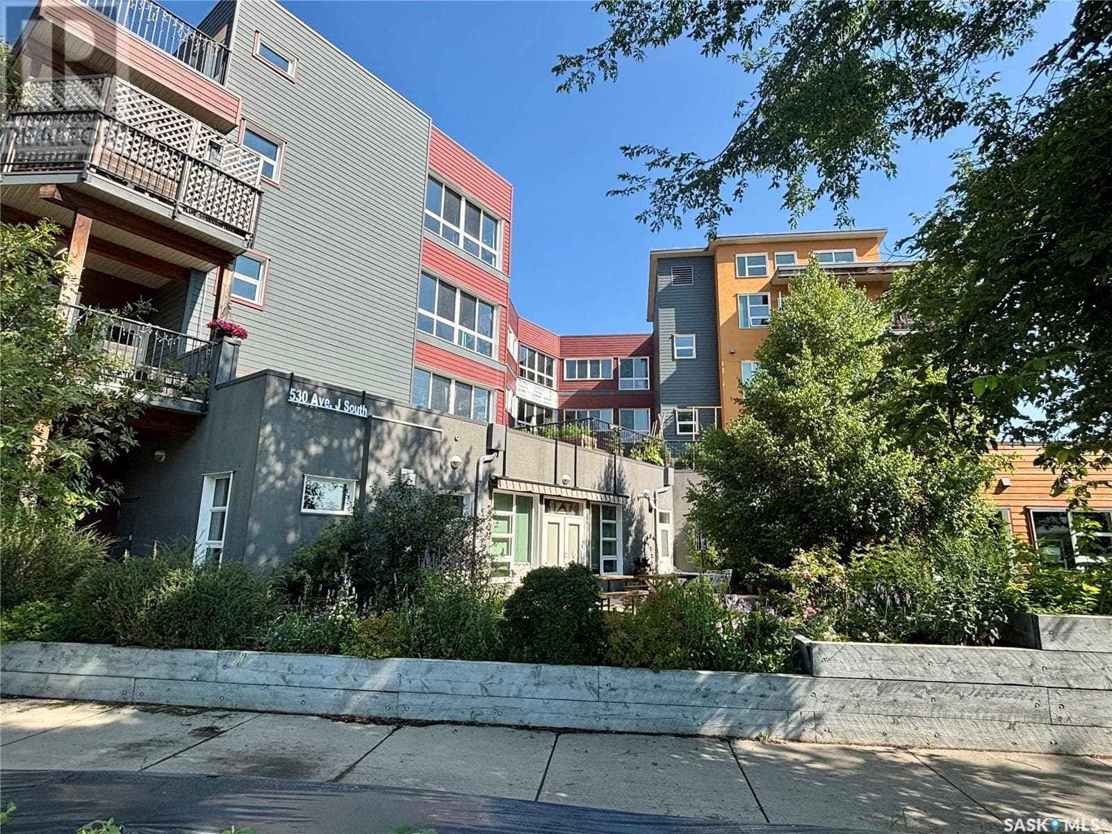 306 530 J AVENUE S — photo 3