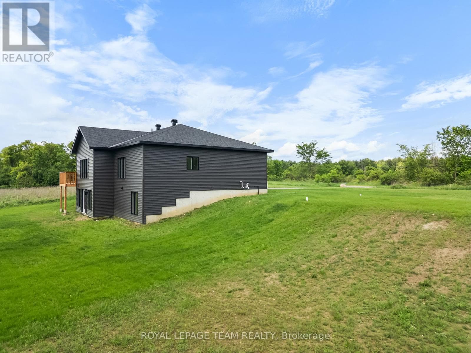 465 PIONEER ROAD — photo 5