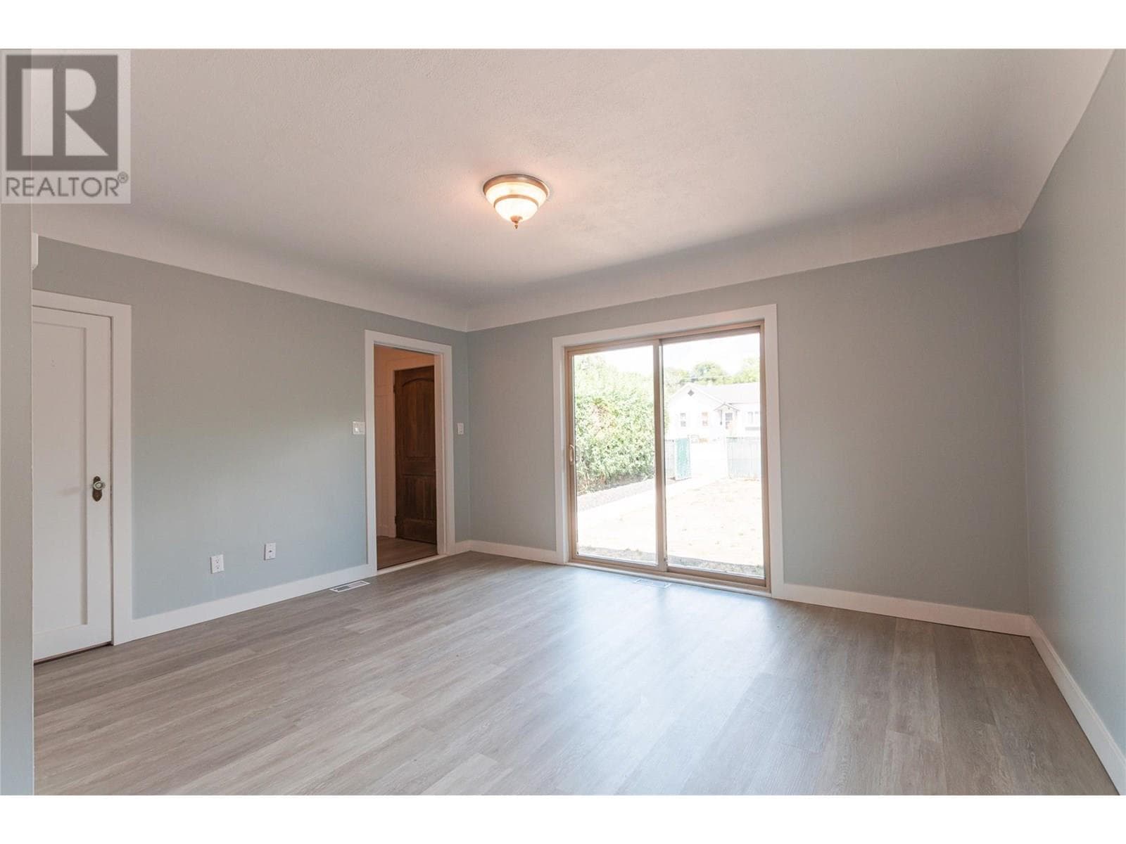 669 HAYWOOD STREET, Interior REALTORS® — photo 4