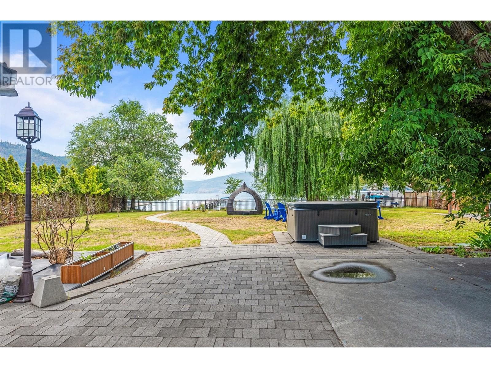2640 LAKESHORE ROAD in 