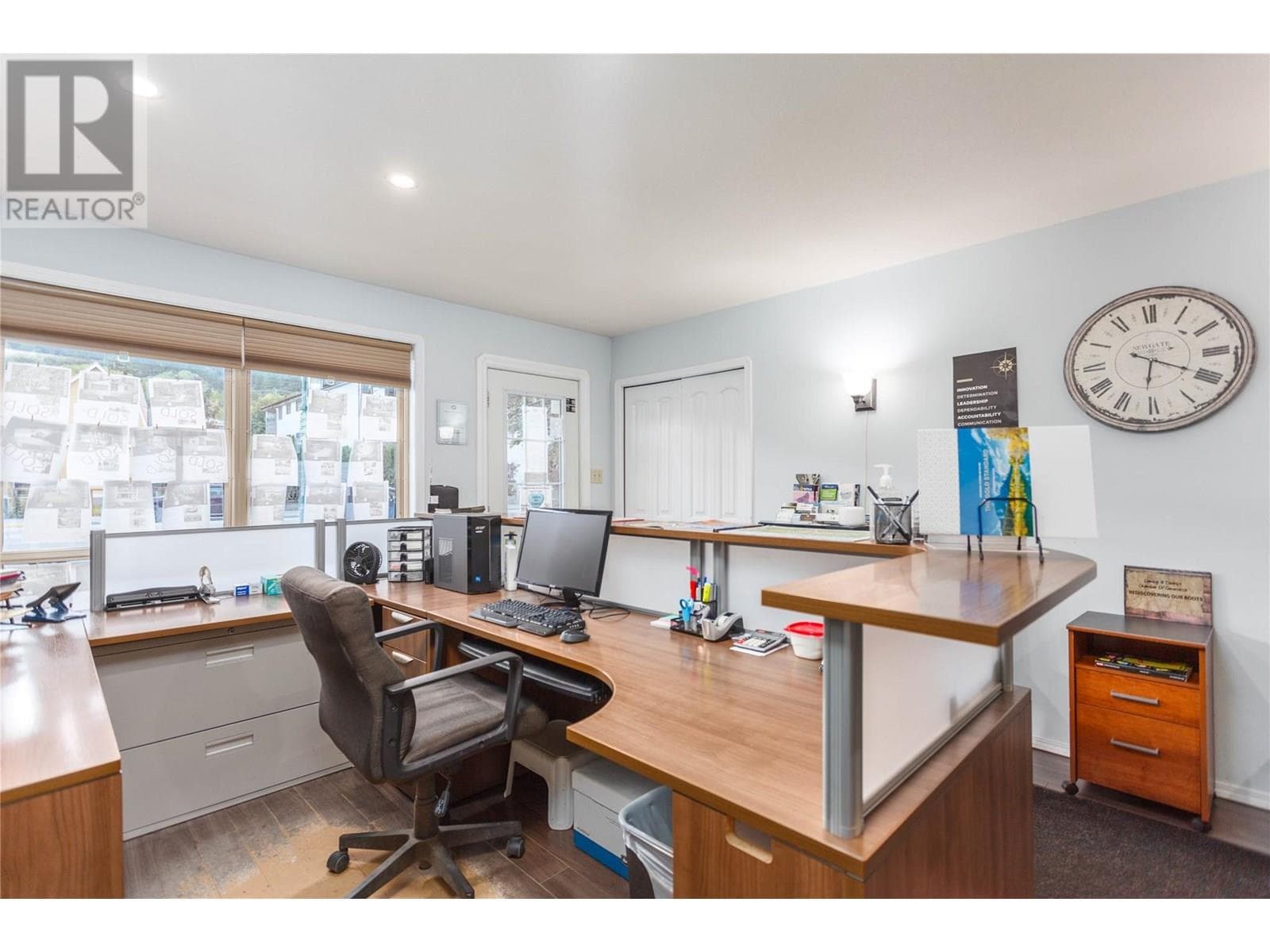 2143 Shuswap Avenue, Interior REALTORS® — photo 4