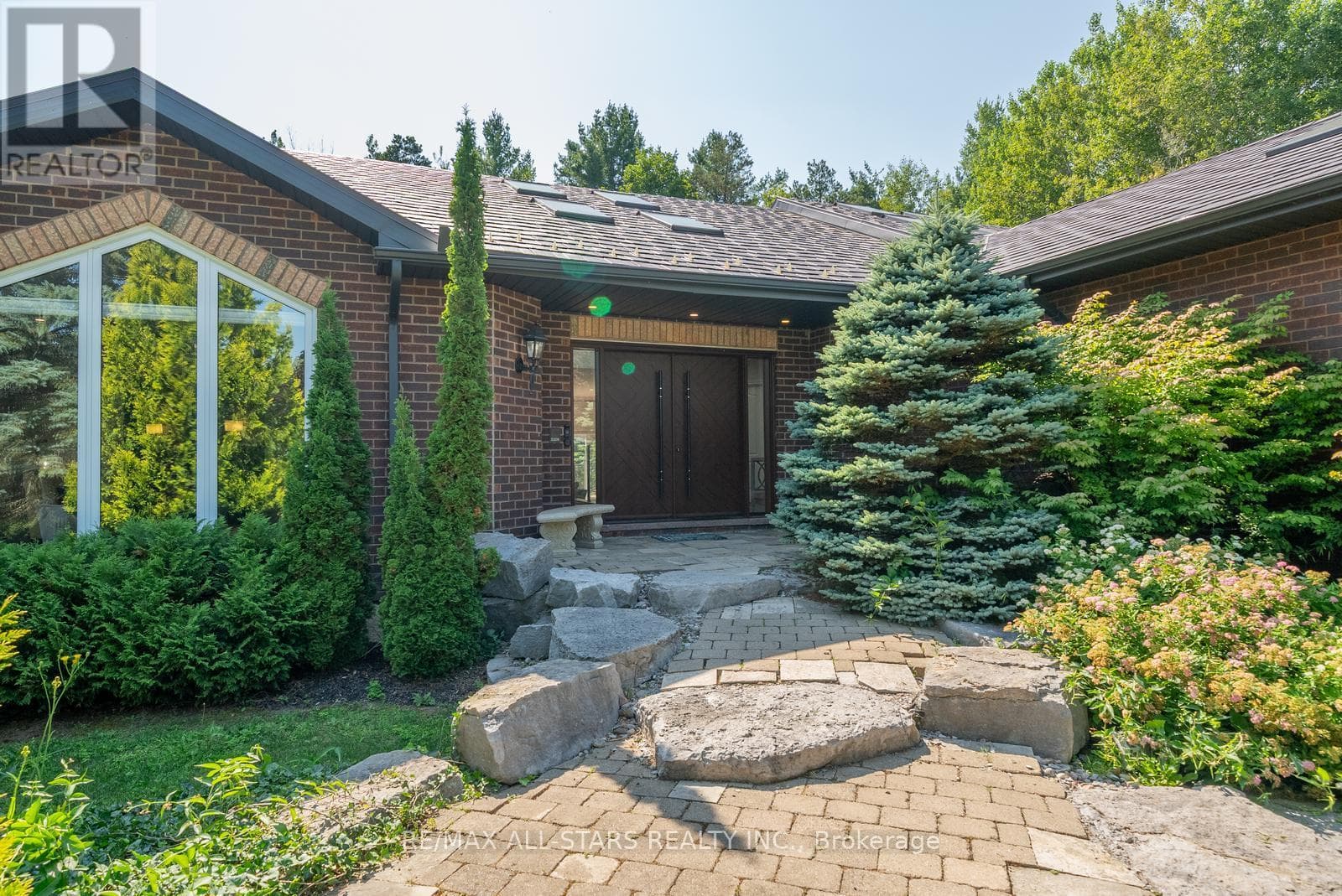 64 WOODBRIDGE CIRCLE, Toronto — photo 4