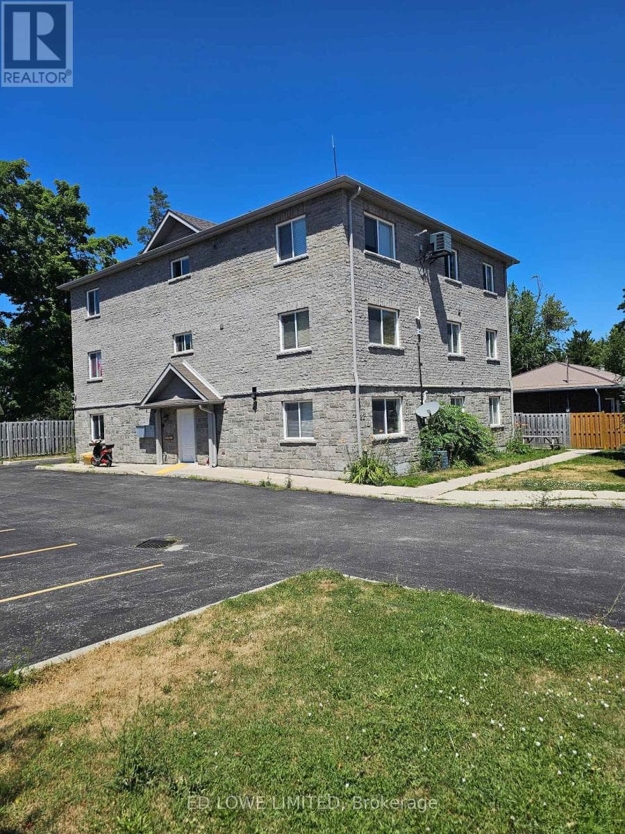 82 FITTONS ROAD E, Toronto — photo 2