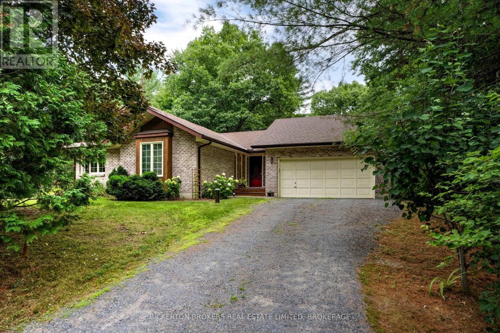 16 VILLAGE ESTATES ROAD S, Kingston — photo 2