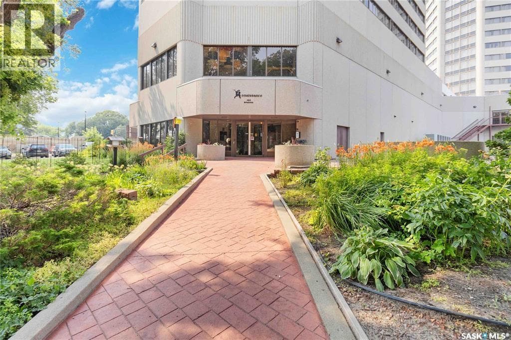 2460 424 Spadina CRESCENT E in Riverheights