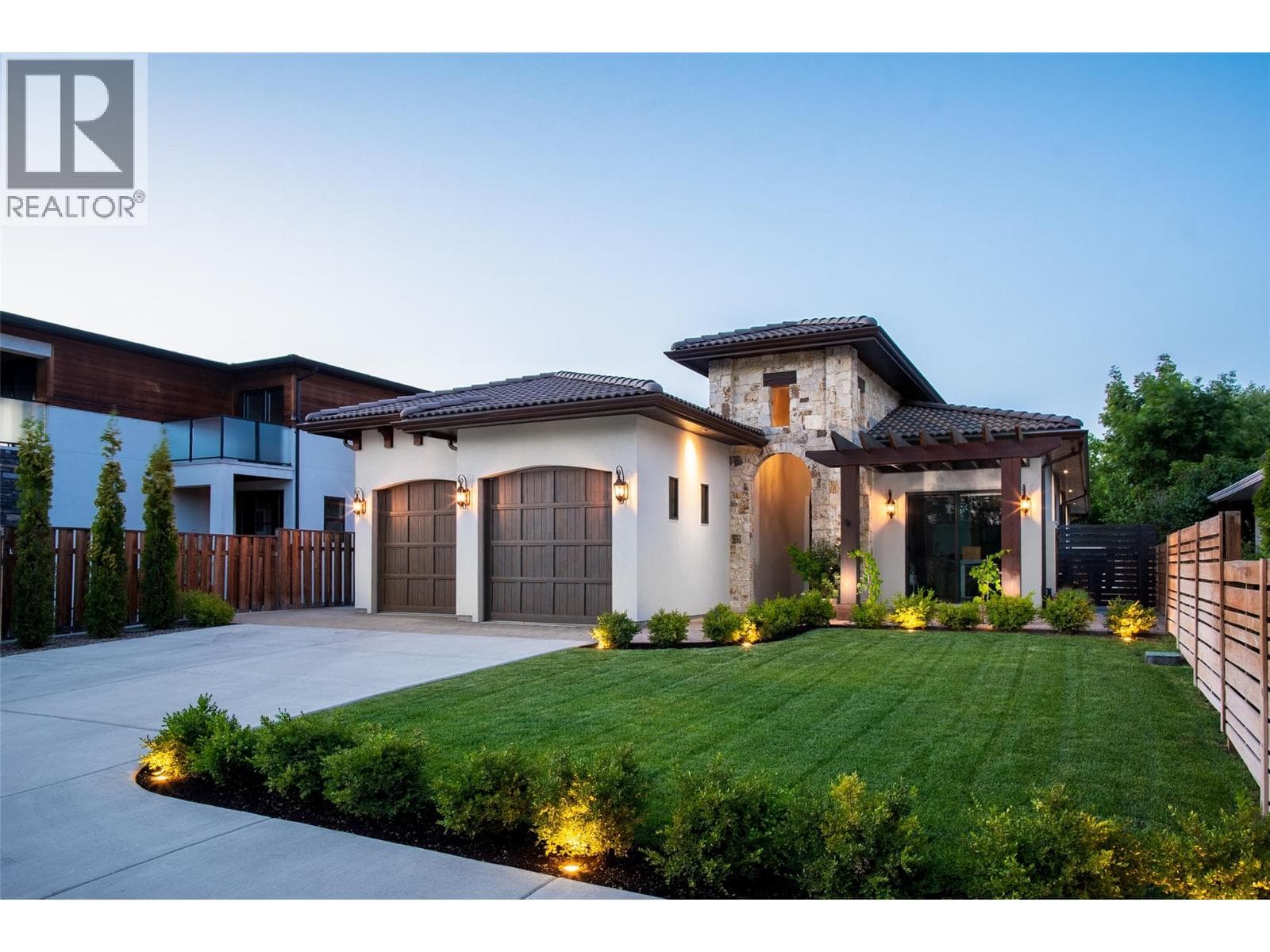 3567 LAKESHORE ROAD in South Pandosy - KLO