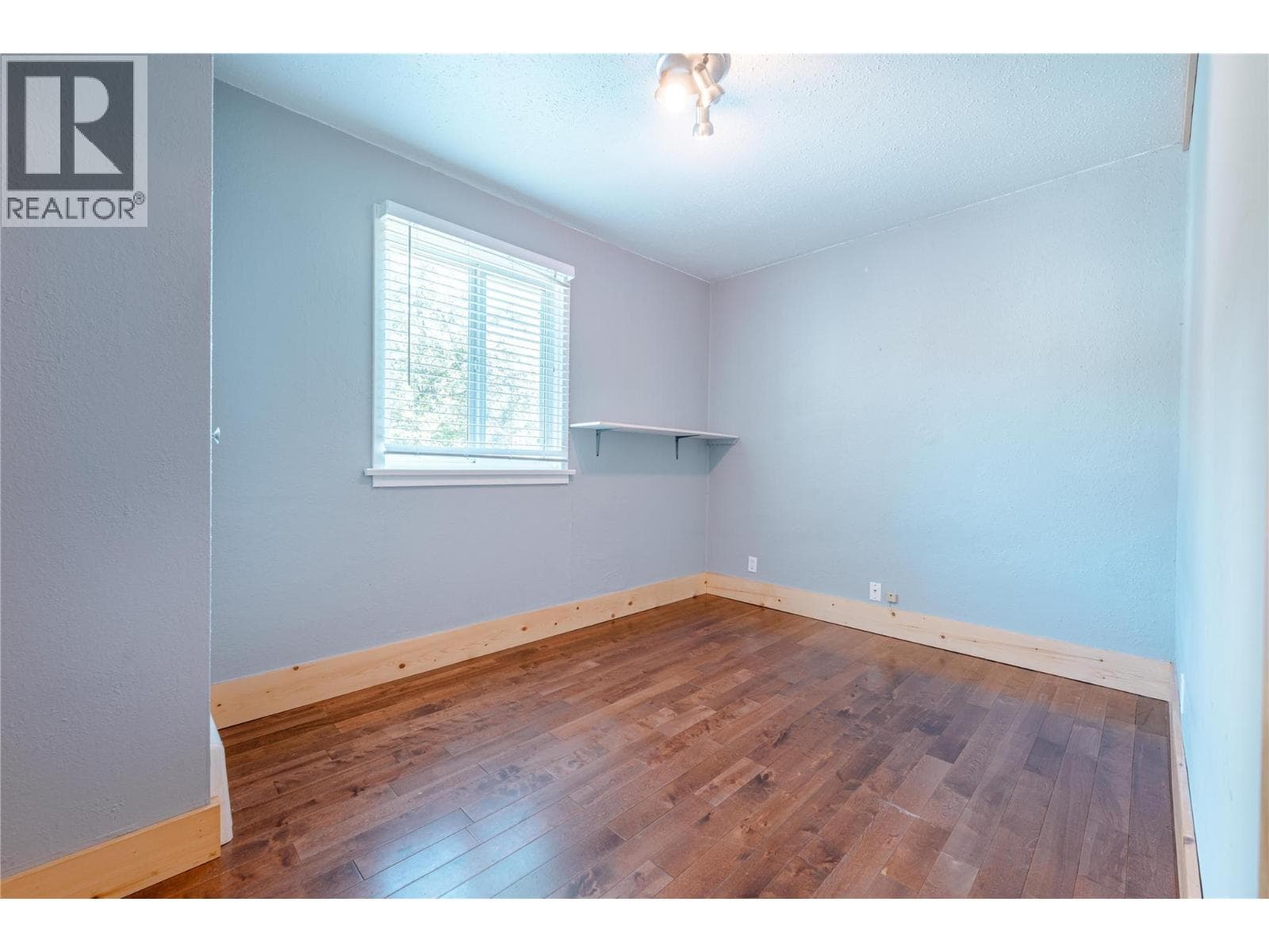 503 THIRD STREET EAST, Interior REALTORS® — photo 2