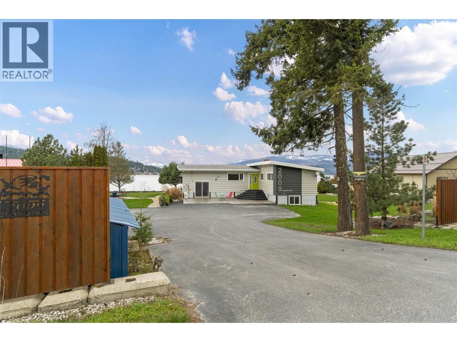 2009 EAGLE BAIE ROAD, Interior REALTORS® — photo 3
