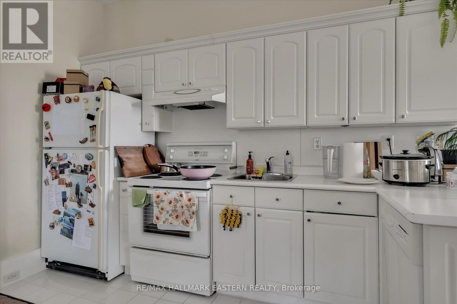 236 BURNHAM STREET, Central Lakes — photo 4
