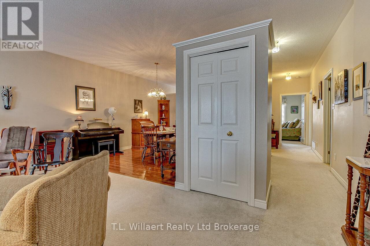 UNIT 4 - 7-105 KING STREET — photo 4