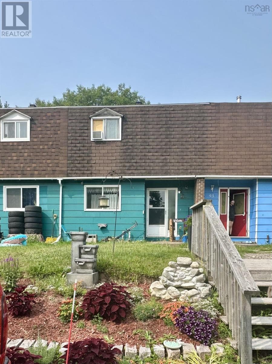 91 VETERANS DRIVE in 