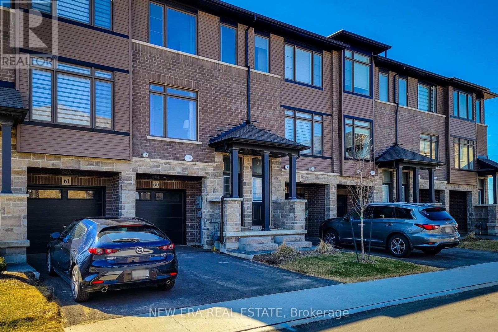 60 - 120 COURT DRIVE, Toronto — photo 2