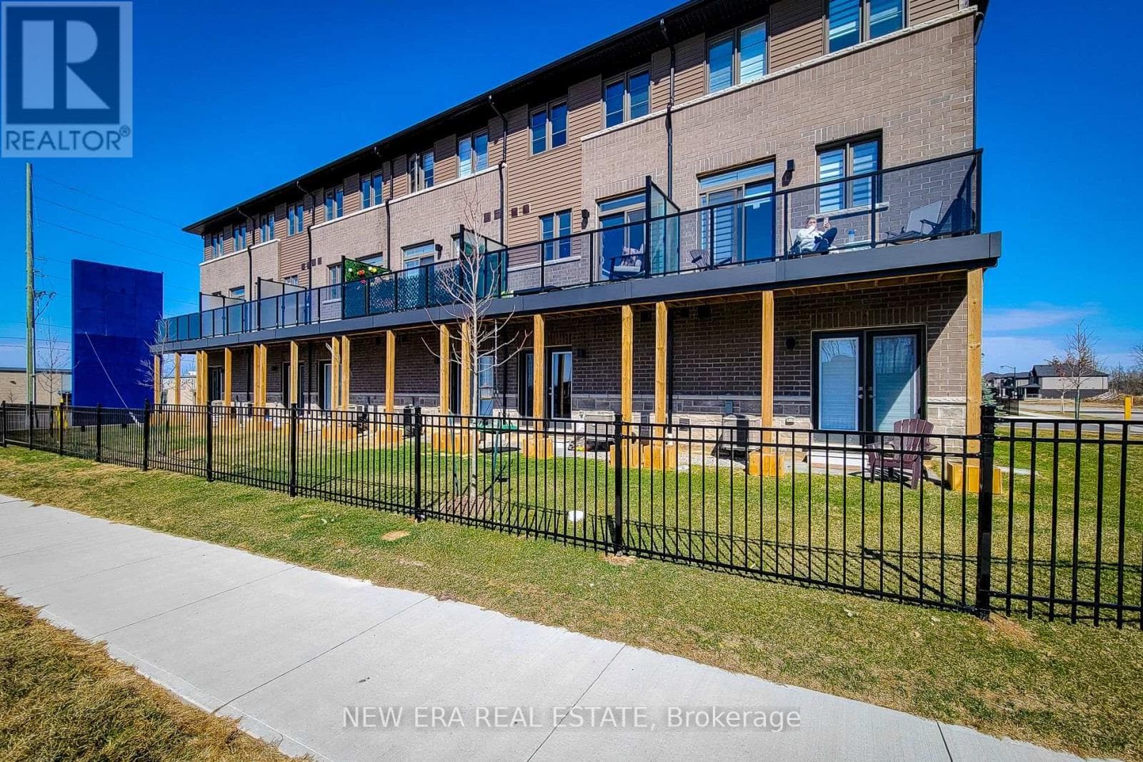 60 - 120 COURT DRIVE, Toronto — photo 4