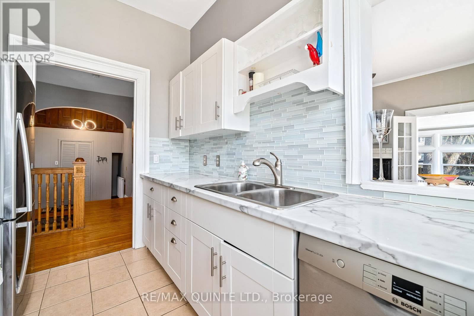 156 BRIDGE STREET E, Central Lakes — photo 4