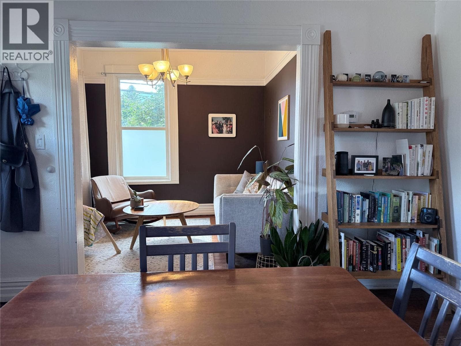 415 Downie Street, Interior REALTORS® — photo 4