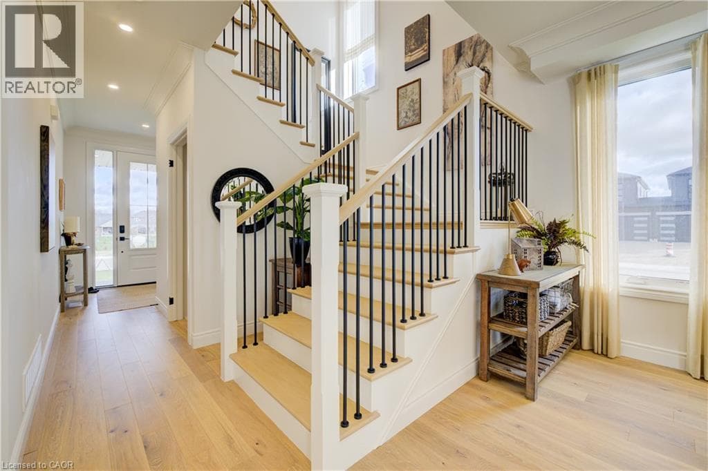 109 THACKERAY WAY — photo 2