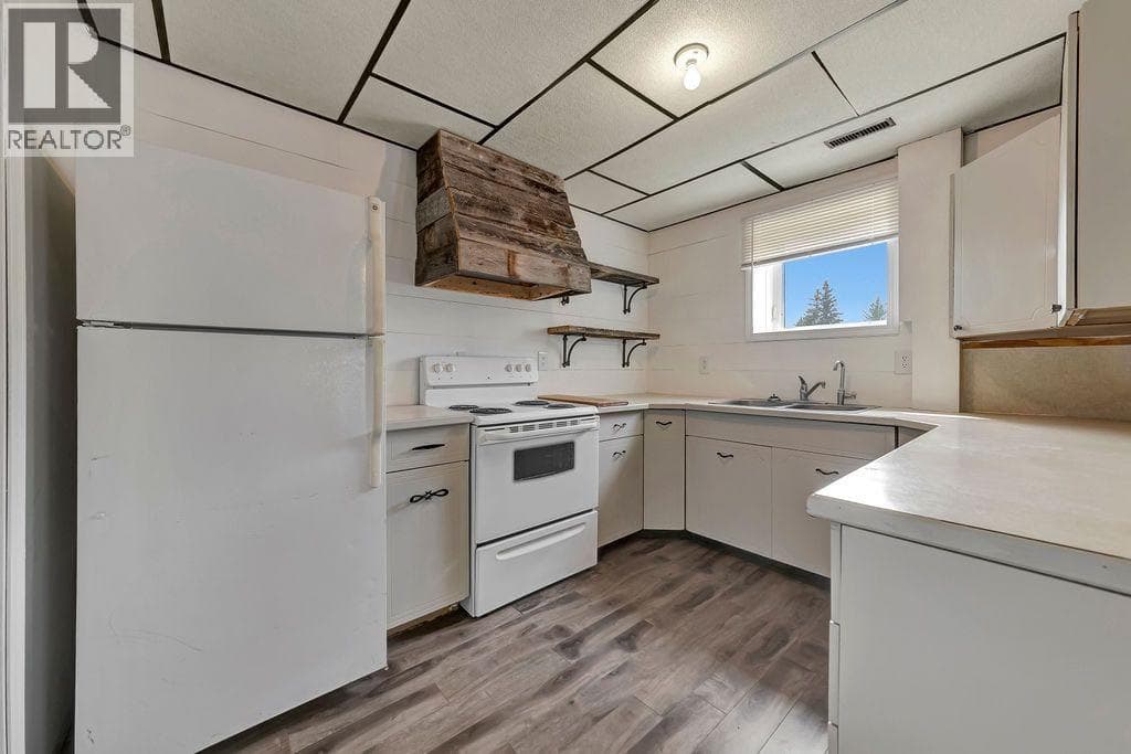 201 3 AVENUE EAST in 