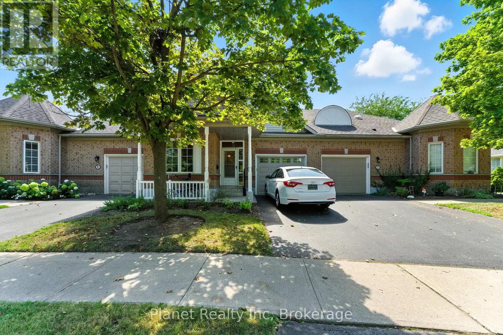 19 VILLAGE GREEN DRIVE — photo 2