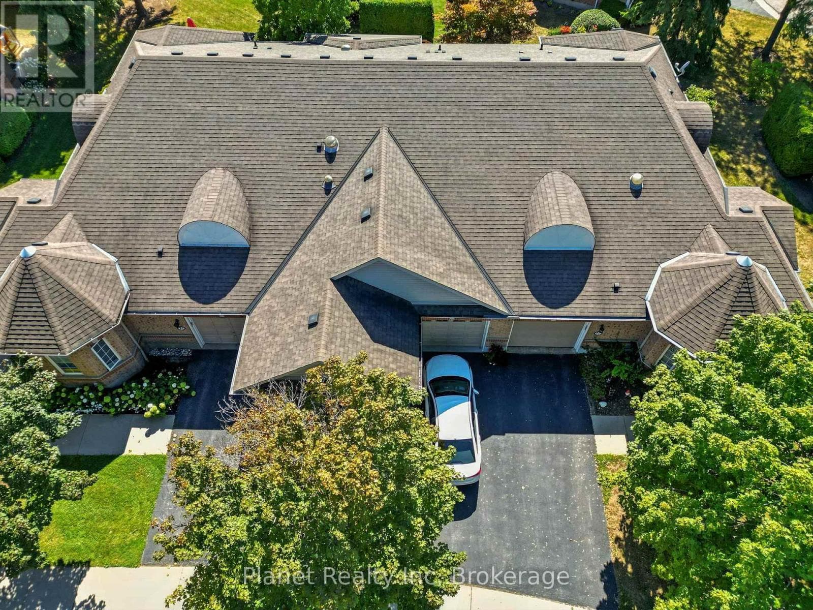 19 VILLAGE GREEN DRIVE — photo 3