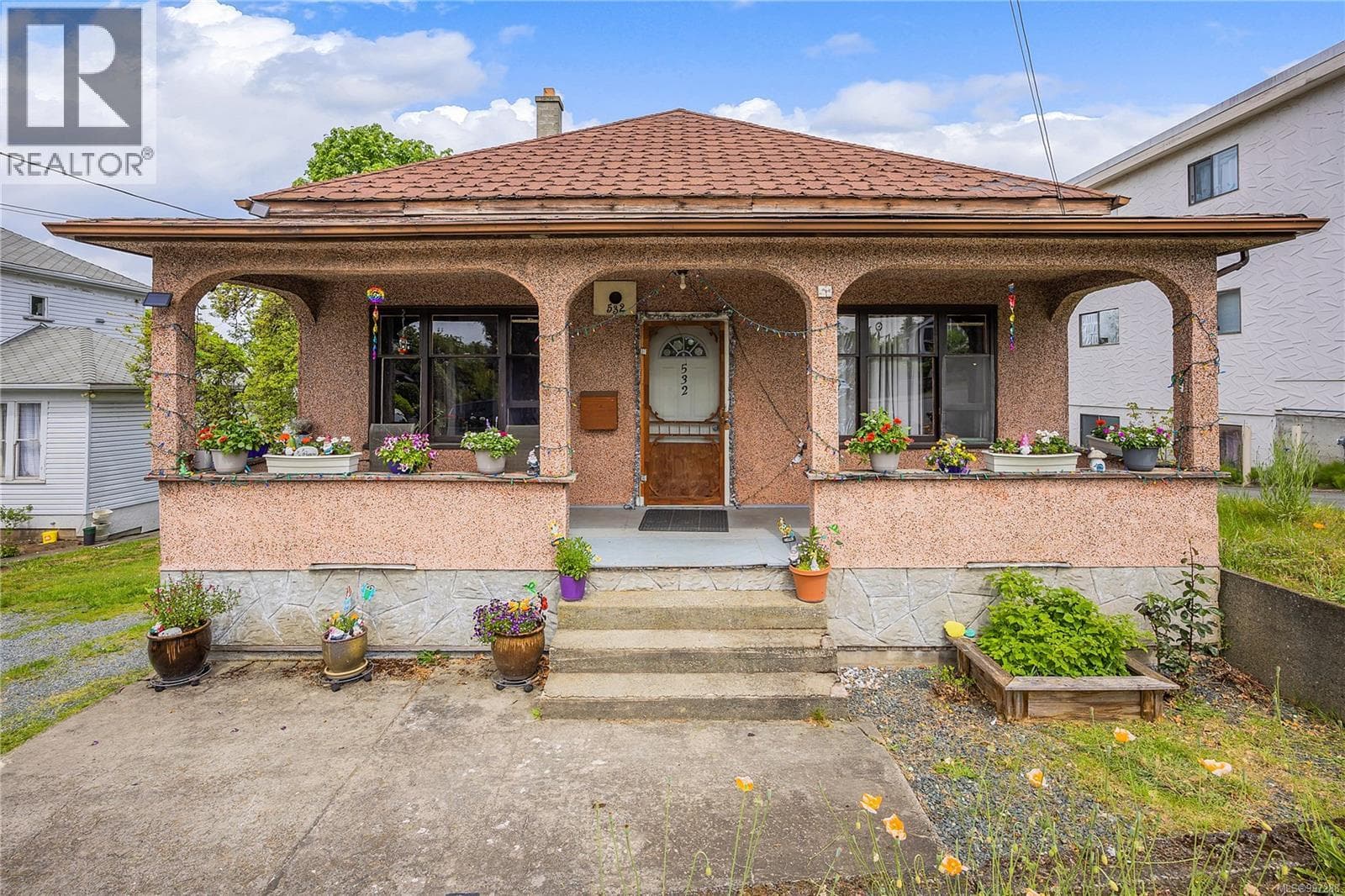532 PRIDEAUX STREET, Vancouver Island — photo 2