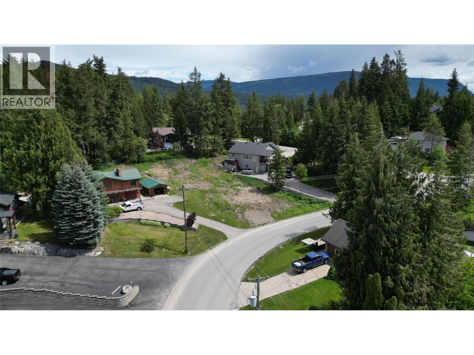 2902 Cedar Drive in 