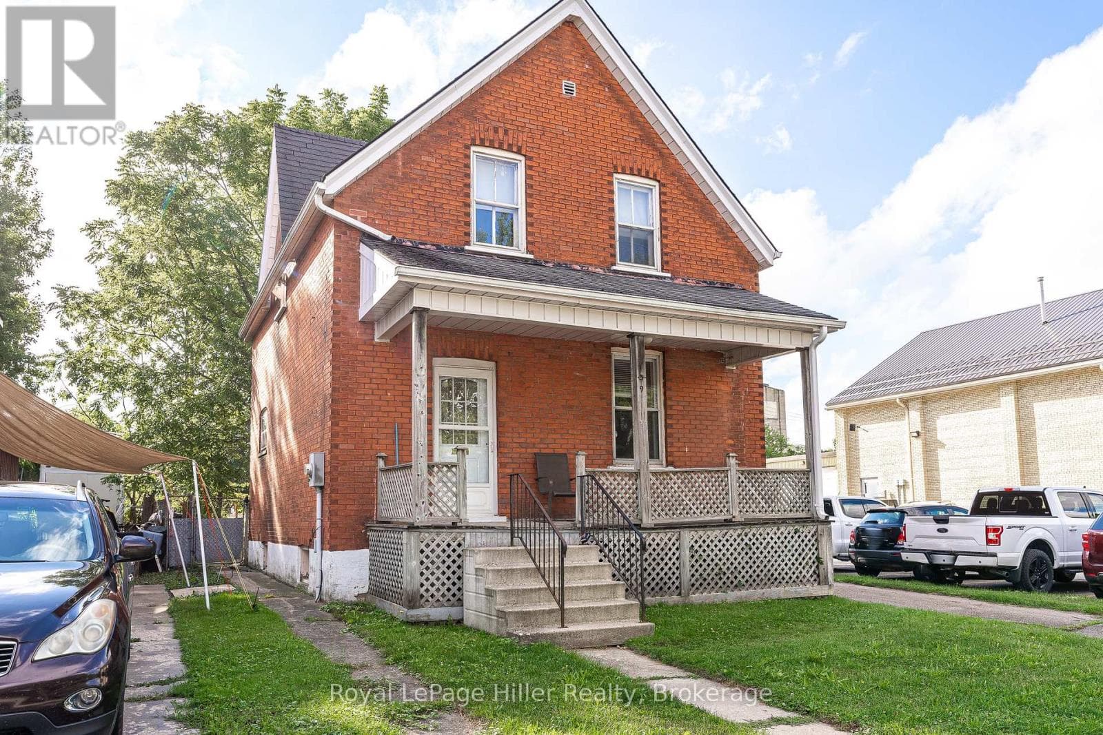 139 WELLINGTON STREET — photo 3