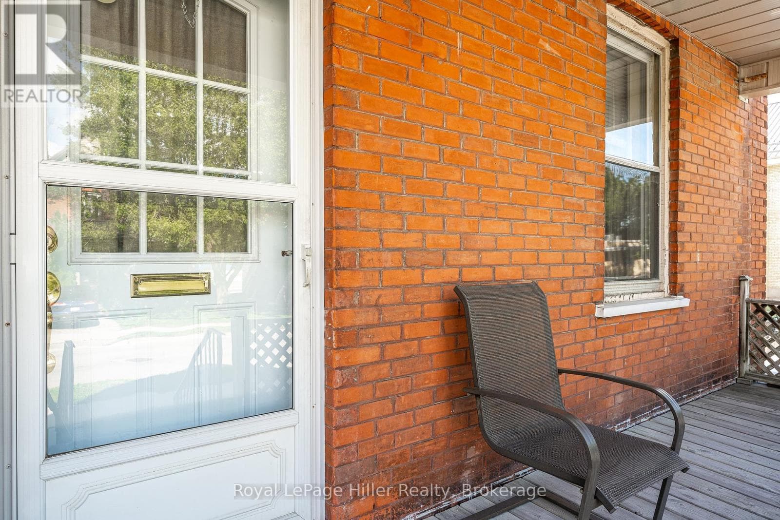 139 WELLINGTON STREET — photo 4