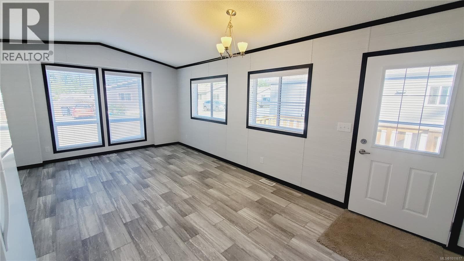 61 1720 Whibley Rd — photo 3