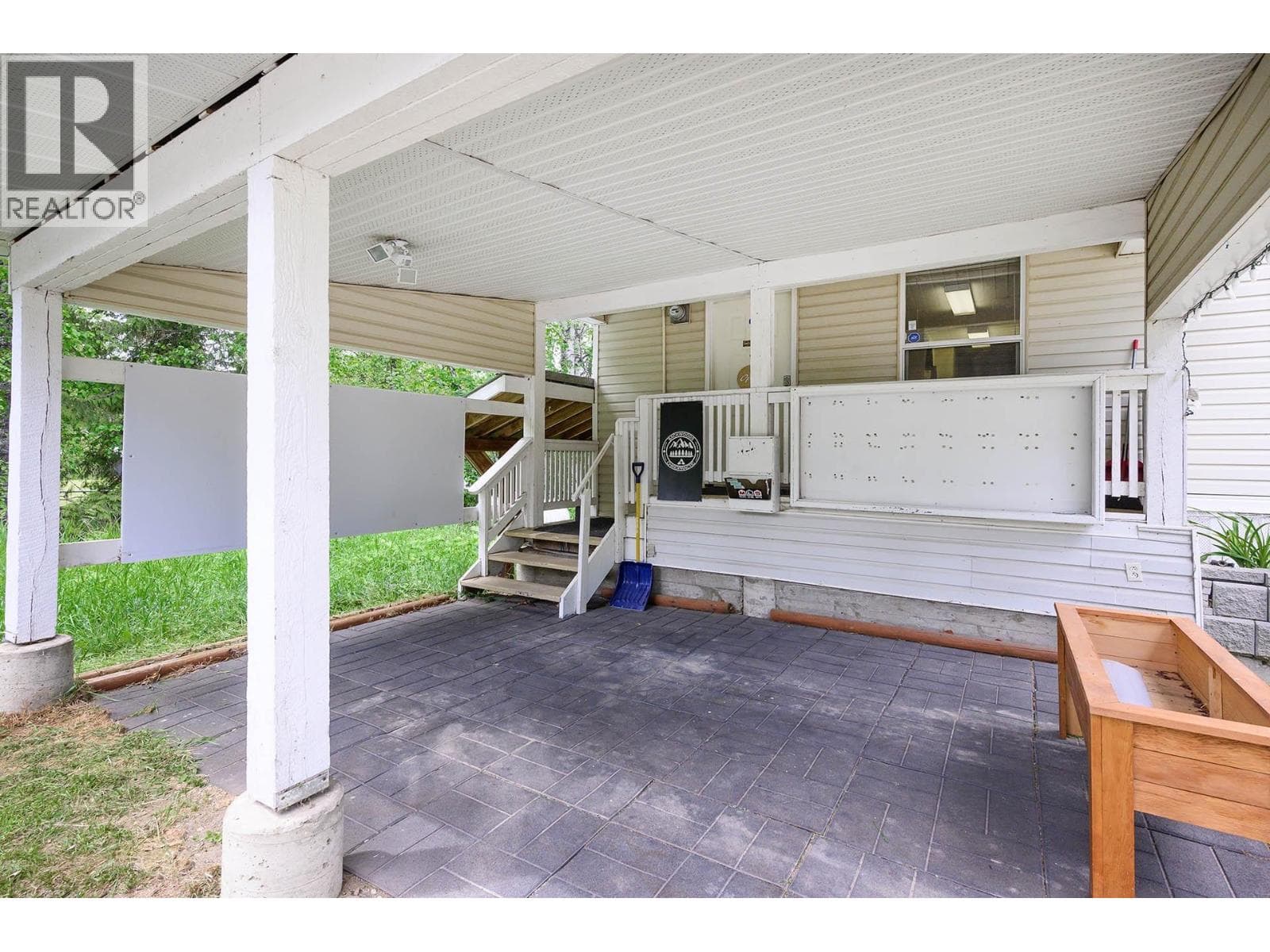 32 OLD N THOMPSON  E Highway, Interior REALTORS® — photo 3